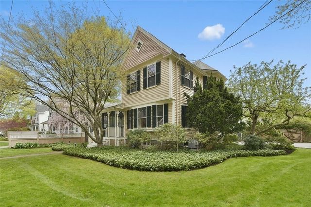 14 Locust Ave, Lexington, MA 02421