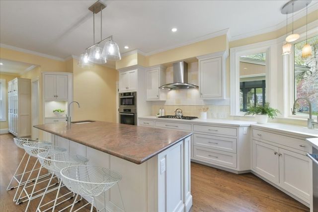 14 Locust Ave, Lexington, MA 02421