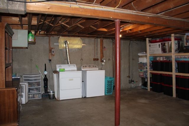 126 Warregan St, Chicopee, MA 01013