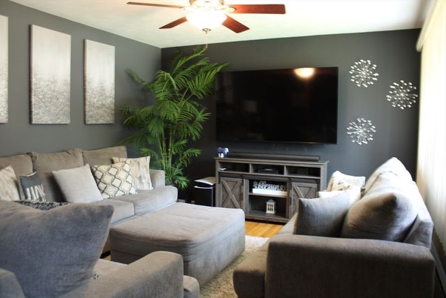 126 Warregan St, Chicopee, MA 01013
