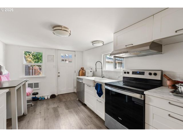 5506 Se NEHALEM St, Portland, OR 97206