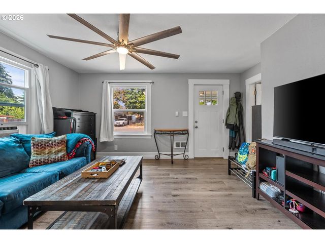 5506 Se NEHALEM St, Portland, OR 97206