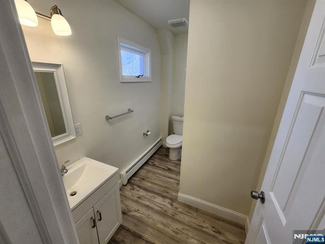 7 Lindsley Road, Little Falls, NJ 07424