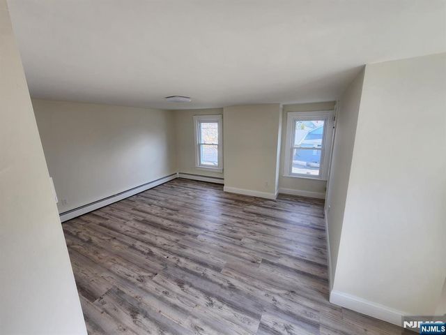 7 Lindsley Road, Little Falls, NJ 07424
