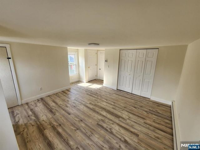 7 Lindsley Road, Little Falls, NJ 07424