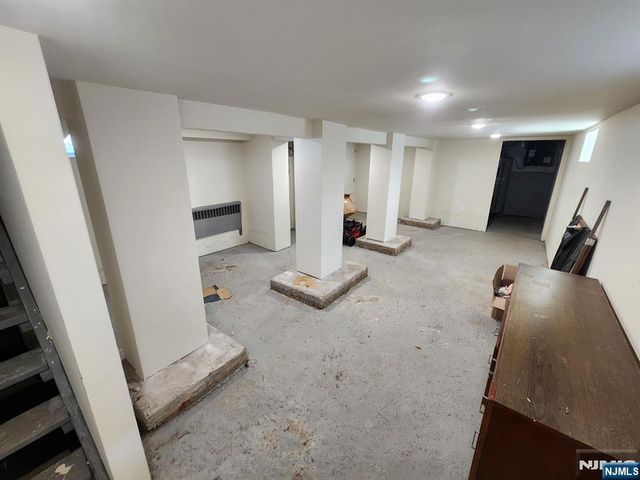 7 Lindsley Road, Little Falls, NJ 07424