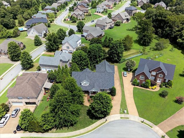 1003 Thistle Ct, Hendersonville, TN 37075