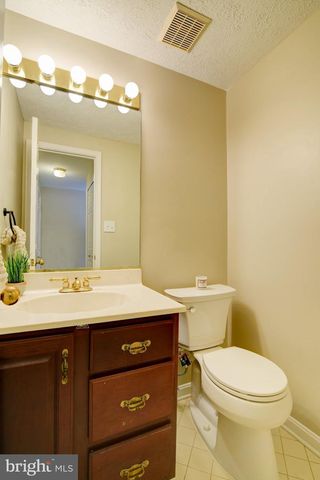 15900 FAIRWAY DR, Dumfries, VA 22025