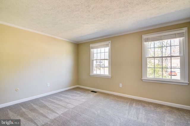 15900 FAIRWAY DR, Dumfries, VA 22025