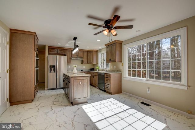 15900 FAIRWAY DR, Dumfries, VA 22025