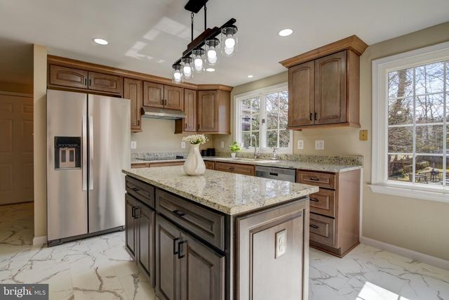 15900 FAIRWAY DR, Dumfries, VA 22025