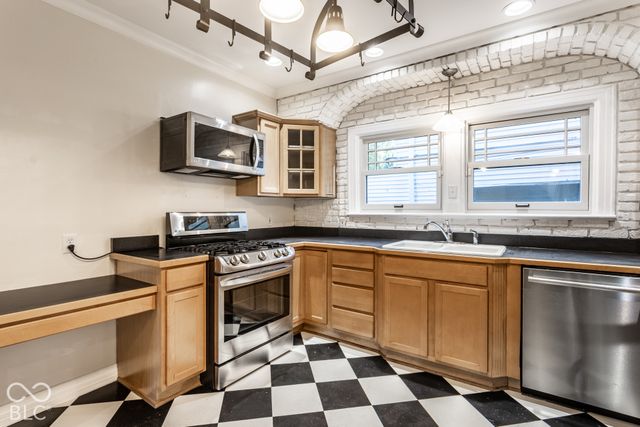 4369 Central Avenue, Indianapolis, IN 46205