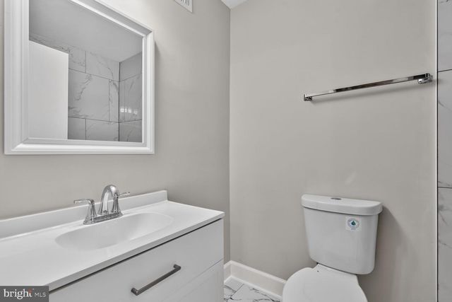 2006 HEADLANDS CIR, Reston, VA 20191