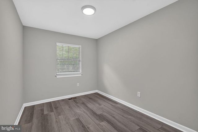 2006 HEADLANDS CIR, Reston, VA 20191
