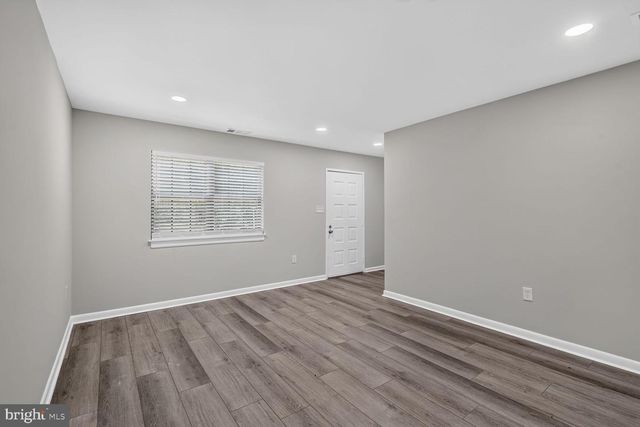 2006 HEADLANDS CIR, Reston, VA 20191