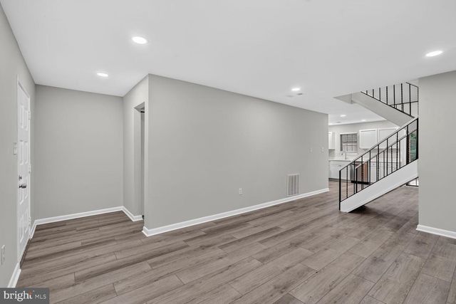2006 HEADLANDS CIR, Reston, VA 20191