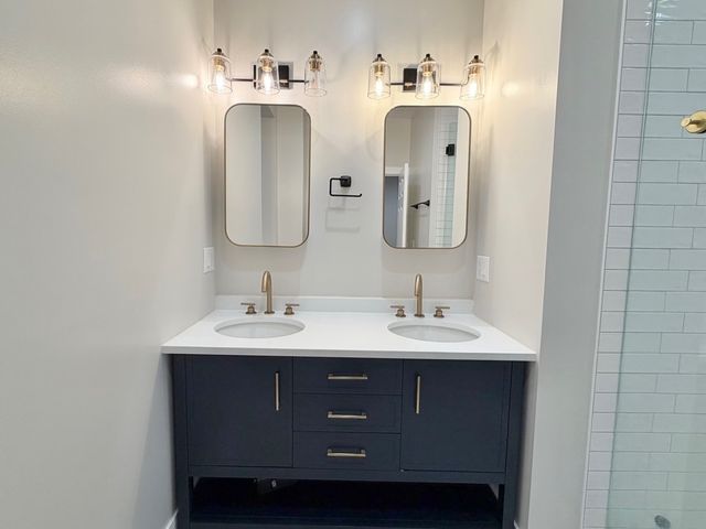 4908 N Rockwell Street 2, Chicago, IL 60625