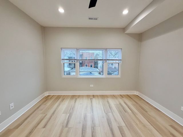 4908 N Rockwell Street 2, Chicago, IL 60625