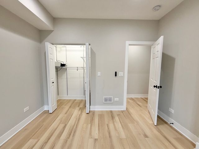 4908 N Rockwell Street 2, Chicago, IL 60625