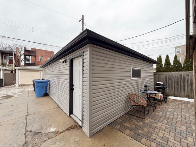 4908 N Rockwell Street 2, Chicago, IL 60625