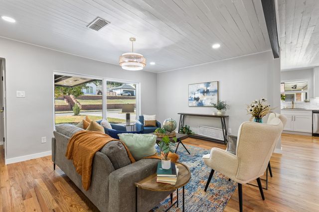 811 Tarryall Drive, Dallas, TX 75224