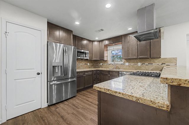 3812 Hardin Road, Baytown, TX 77521