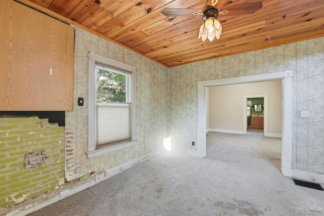 103 W Sharon Road, Glendale, OH 45246