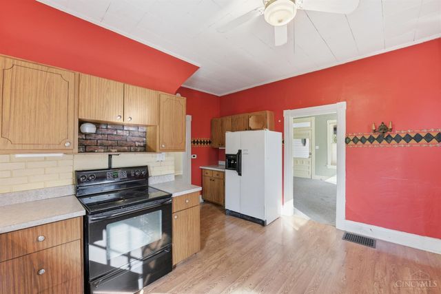 103 W Sharon Road, Glendale, OH 45246