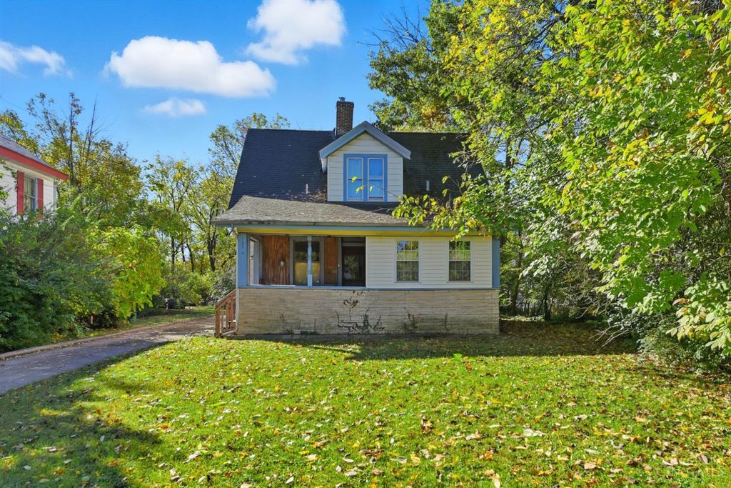 103 W Sharon Road, Glendale, OH 45246