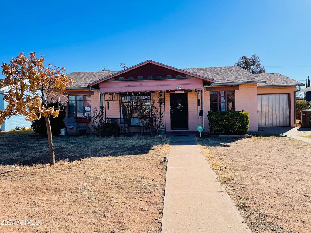 1517 E 9th Street, Douglas, AZ 85607