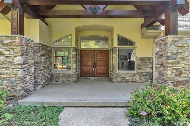 12196 Woodline Drive, Tyrone Township, MI 48430