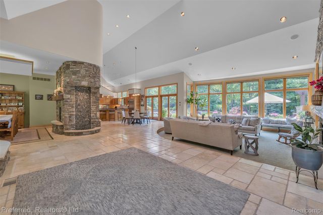 12196 Woodline Drive, Tyrone Township, MI 48430