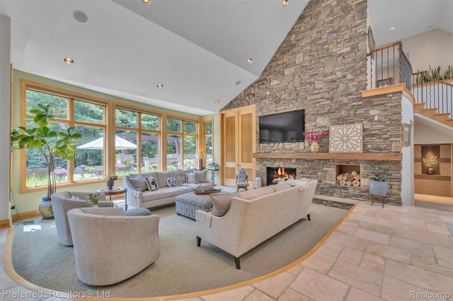 12196 Woodline Drive, Tyrone Township, MI 48430