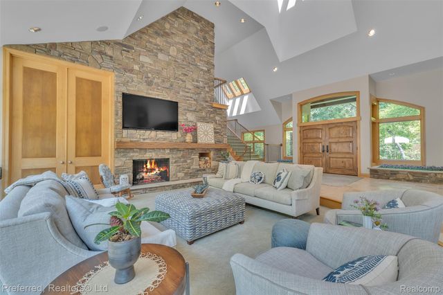 12196 Woodline Drive, Tyrone Township, MI 48430