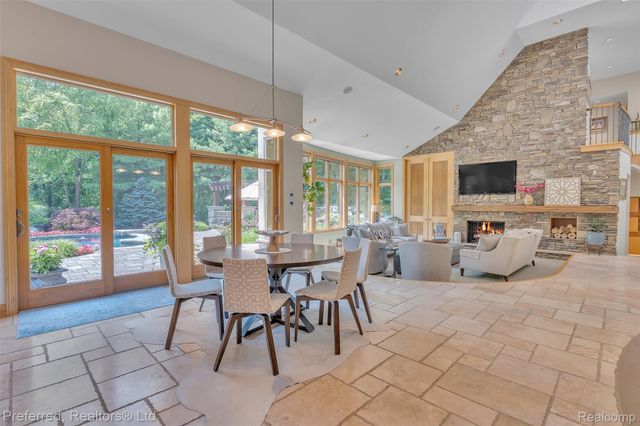 12196 Woodline Drive, Tyrone Township, MI 48430