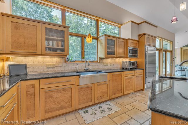 12196 Woodline Drive, Tyrone Township, MI 48430