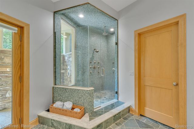 12196 Woodline Drive, Tyrone Township, MI 48430