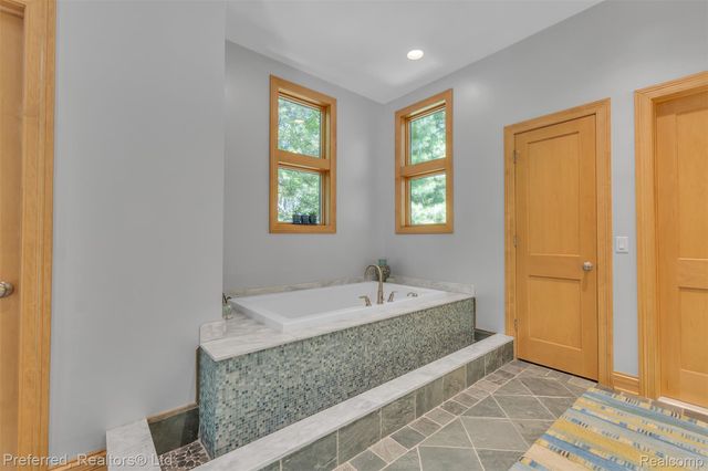 12196 Woodline Drive, Tyrone Township, MI 48430