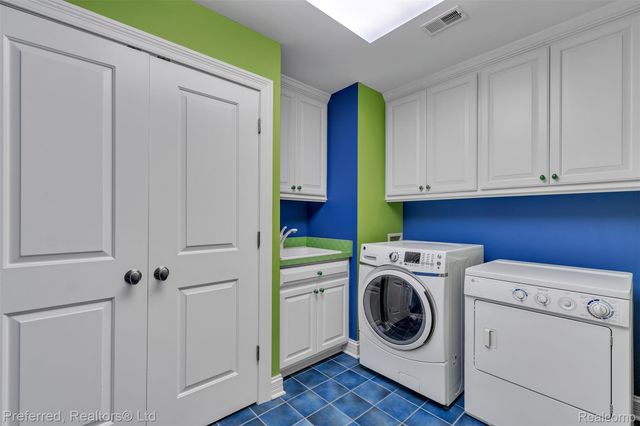 12196 Woodline Drive, Tyrone Township, MI 48430