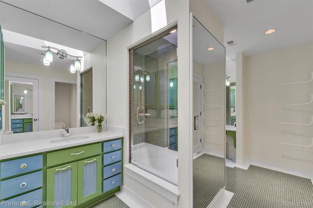 12196 Woodline Drive, Tyrone Township, MI 48430