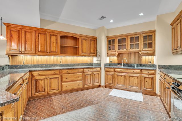 12196 Woodline Drive, Tyrone Township, MI 48430