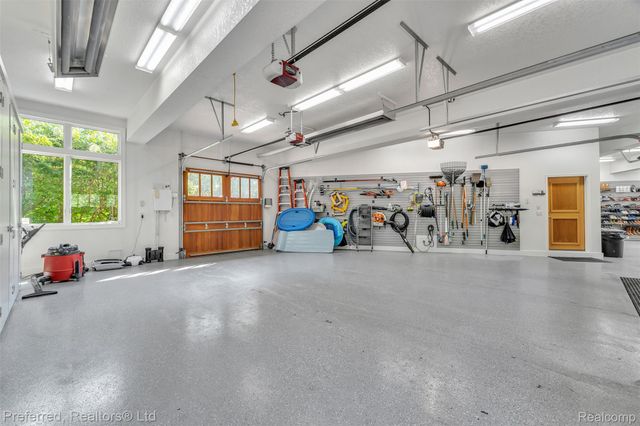 12196 Woodline Drive, Tyrone Township, MI 48430