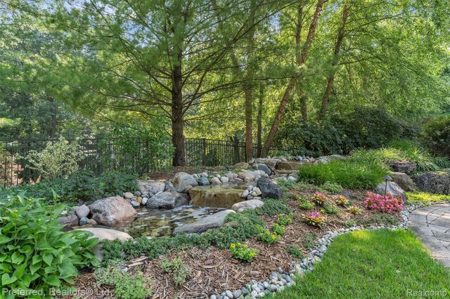 12196 Woodline Drive, Tyrone Township, MI 48430