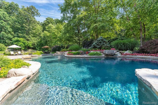 12196 Woodline Drive, Tyrone Township, MI 48430