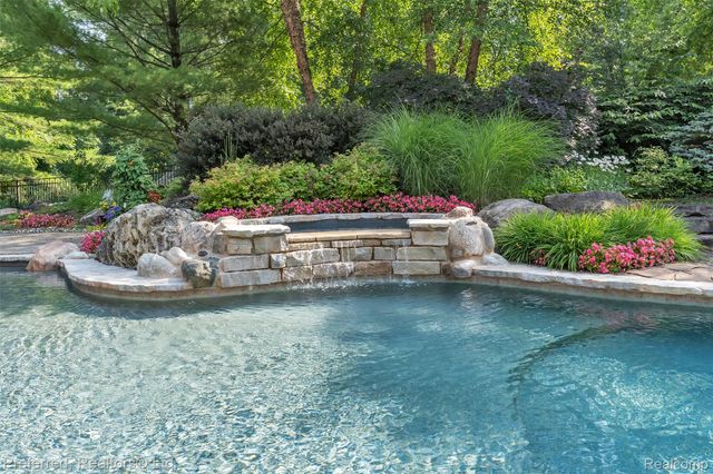 12196 Woodline Drive, Tyrone Township, MI 48430