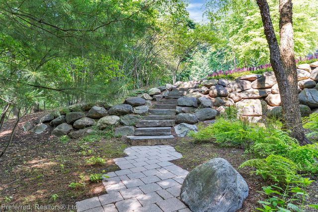 12196 Woodline Drive, Tyrone Township, MI 48430