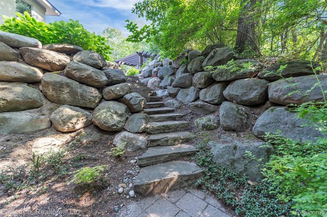 12196 Woodline Drive, Tyrone Township, MI 48430