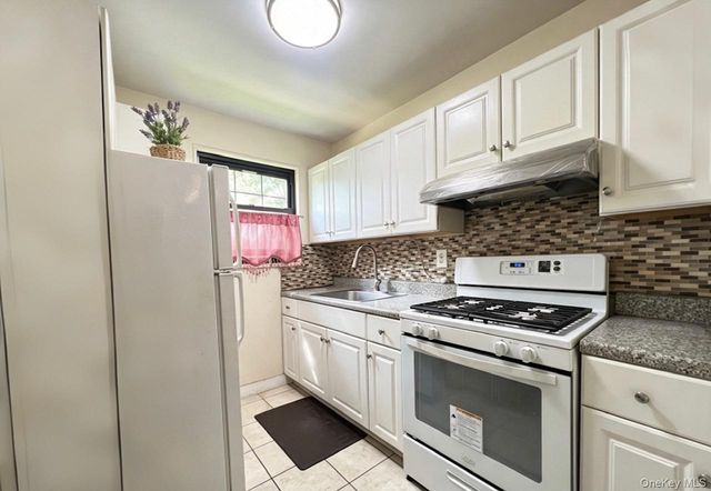 69-12 138th Street B, Flushing, NY 11367