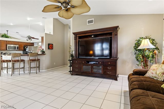 514 SE 20th ST, Cape Coral, FL 33990