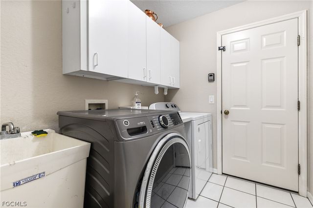 514 SE 20th ST, Cape Coral, FL 33990